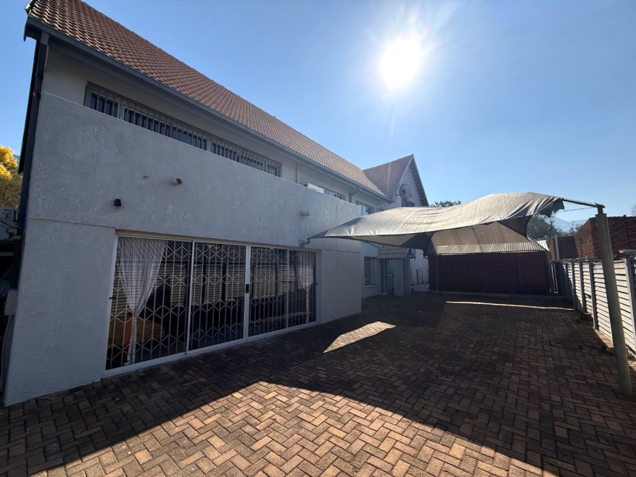 6 Bedroom Property for Sale in Schoemansville North West